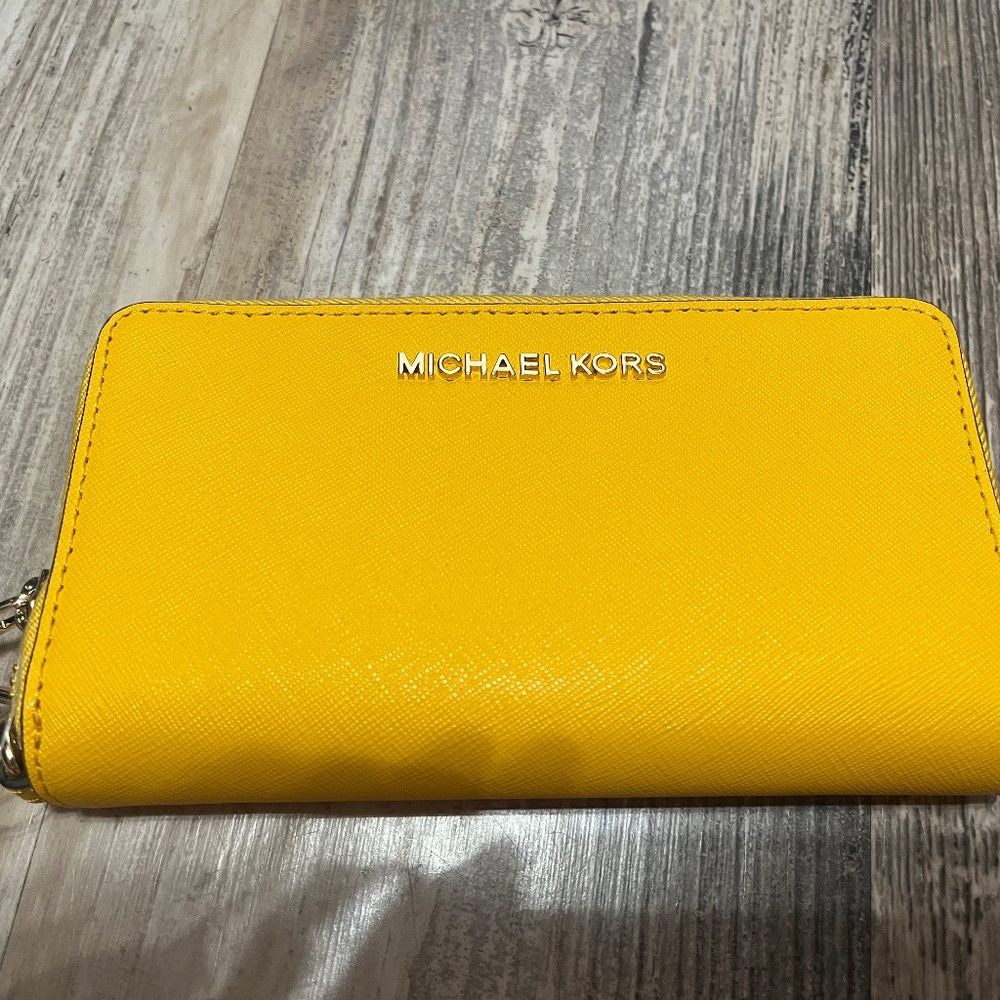 Michael Kors Wristlet
